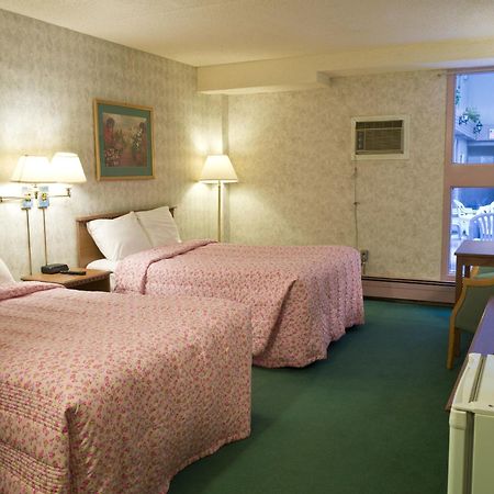 Blue Bird Hotel Melfort Εξωτερικό φωτογραφία